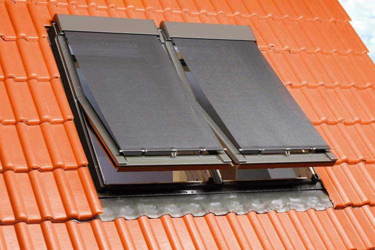 FAKRO Manuelle Außenmarkise AMZ/089 NEW 70x137 [AMZAMAA08943B] – Bild 5