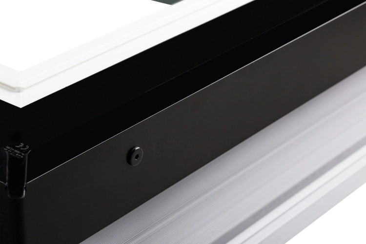 Glaskante und Profil des DXG Fensters