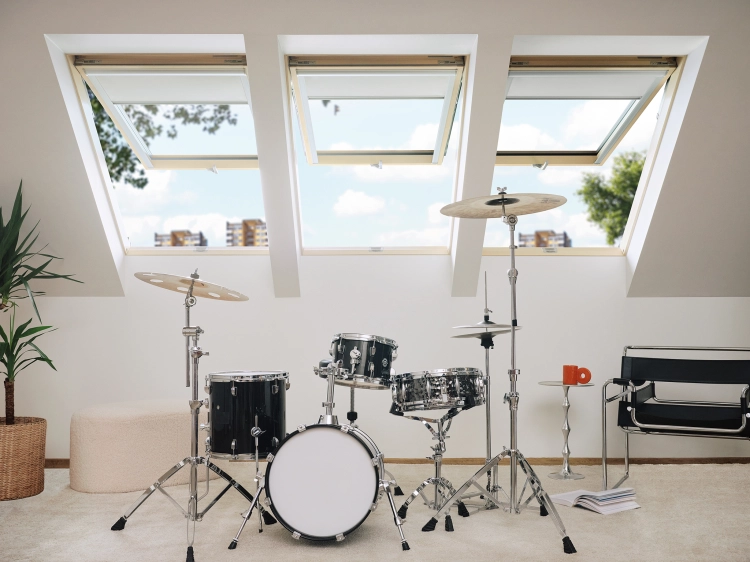 FAKRO FPP-V MAX P50 – Poddasze ze strefą muzyczną